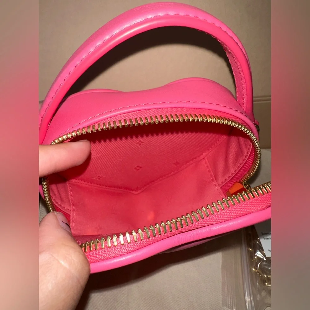 Louis Vuitton Pop My Heart Pouch Dragon Fruit Pink - Picture 8 of 13
